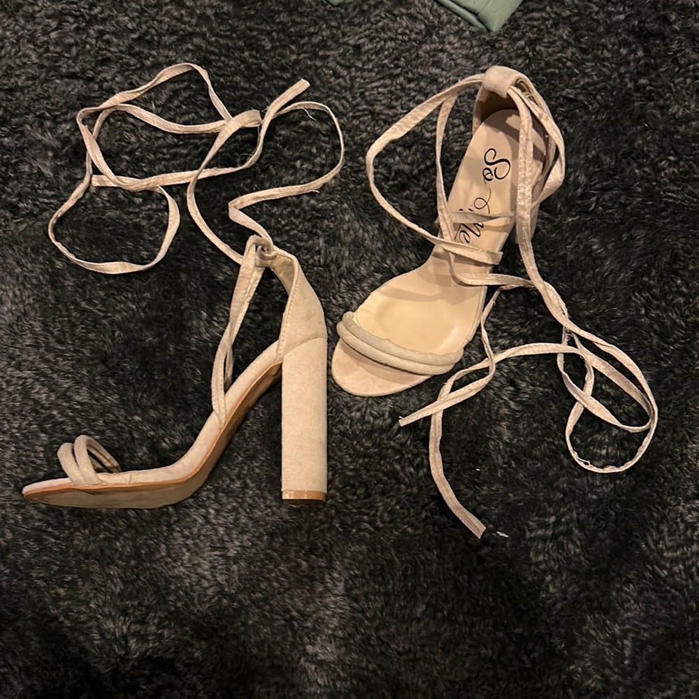 Strappy heel